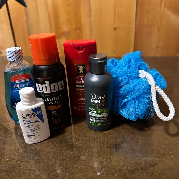 Men’s toiletry, bundle, great stocking stuffer ready for gifting - Picture 2 of 2